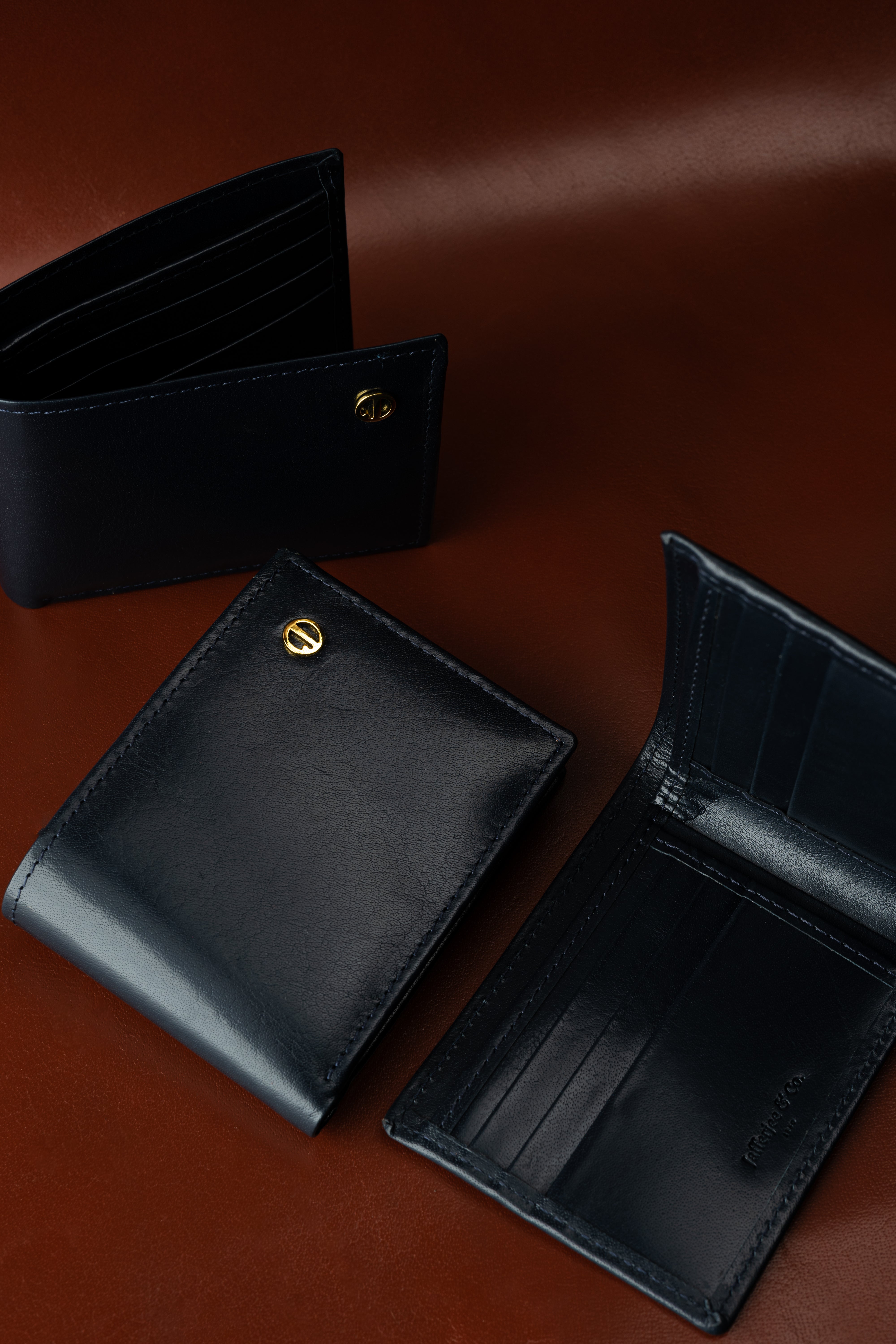Luxury leather wallet for men by Jafferjee & Co.